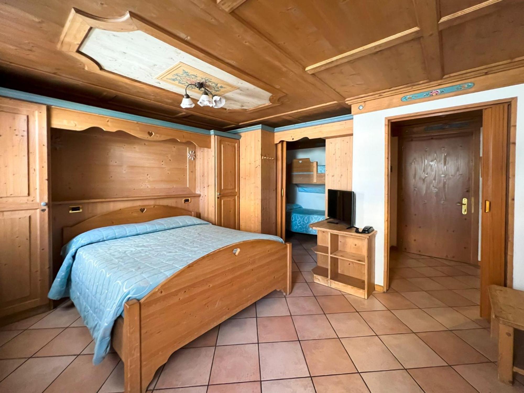 Hotel Residence Dahu Пасо дел Тонале Екстериор снимка