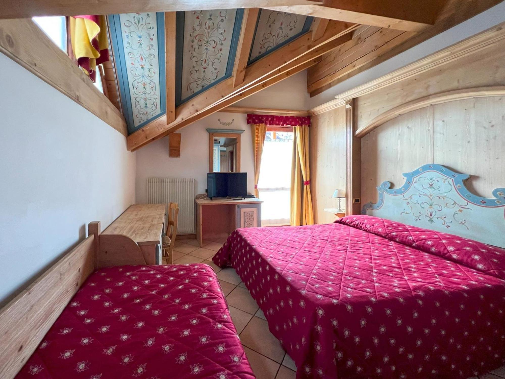 Hotel Residence Dahu Пасо дел Тонале Екстериор снимка