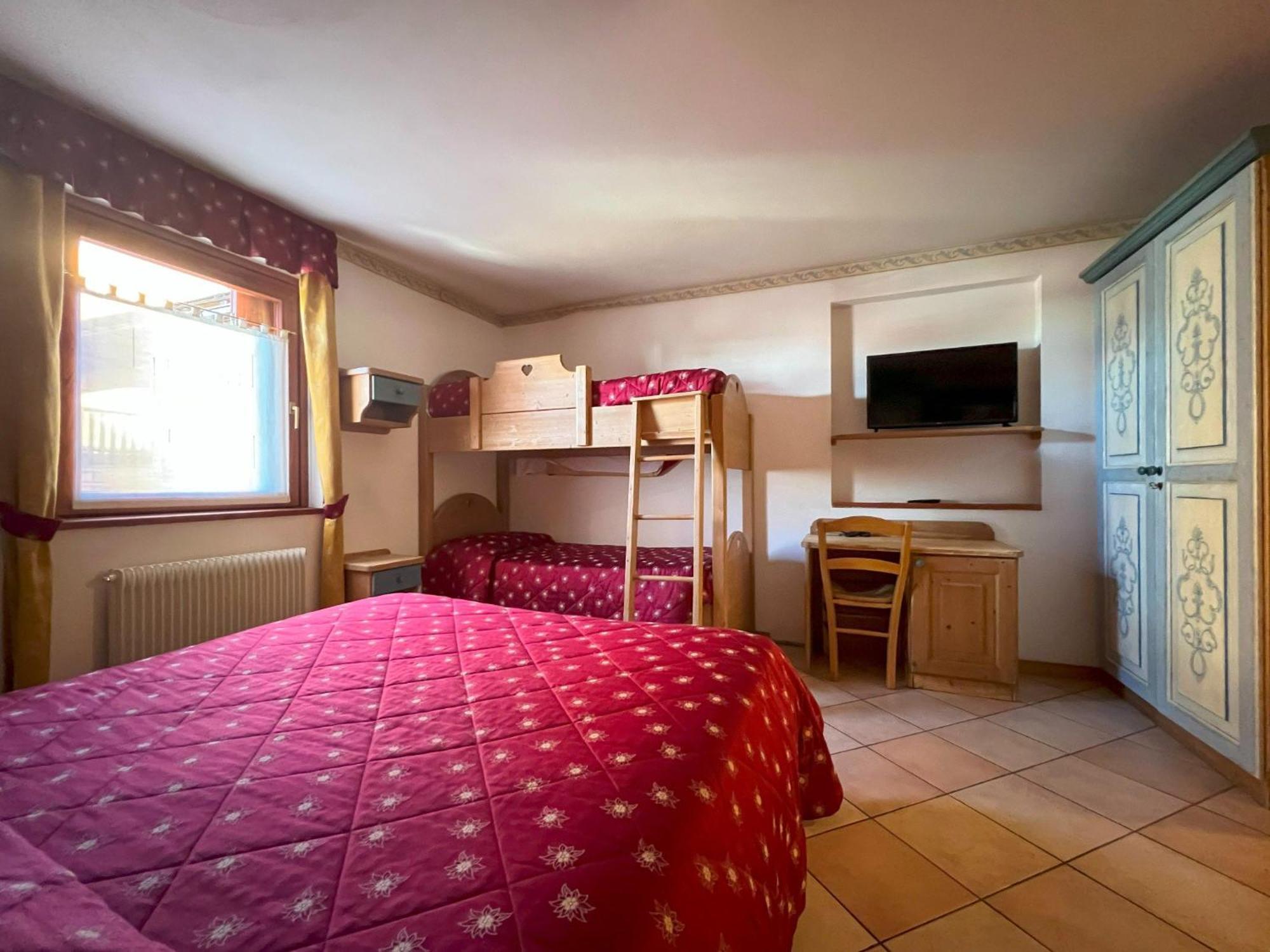 Hotel Residence Dahu Пасо дел Тонале Екстериор снимка
