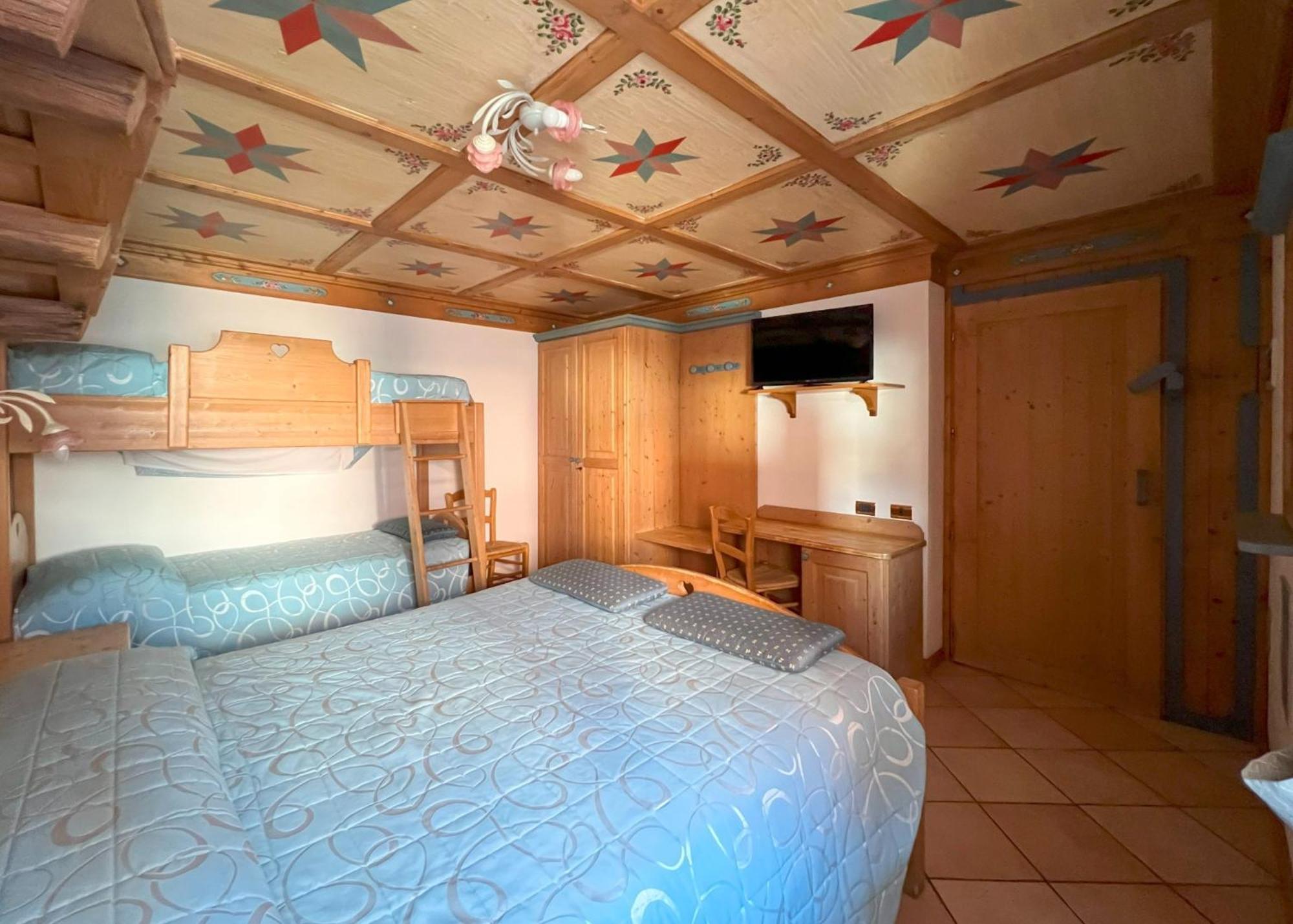 Hotel Residence Dahu Пасо дел Тонале Стая снимка